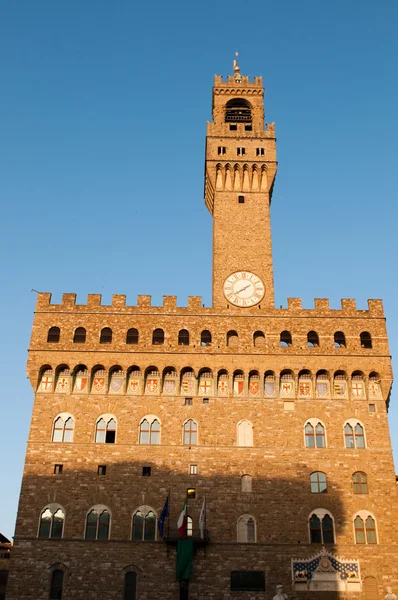 Palazzo Vecchio alla sera a Firenze, Toscana, Italia . — Foto Stock