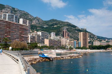 Genel kumlu plaj ve kıyı şeridi Monako