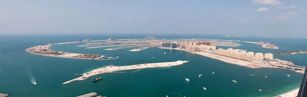 Prohlédni na umělý ostrov palm jumeirah a atlantis hotel, Dubaj, Spojené arabské emiráty — Stock fotografie