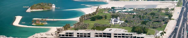 View on Beach Palace of His Highness Sheikh Mohammed Bin Rashid Al Maktoum in Dubai, United Arab Emirates — Stock Photo, Image