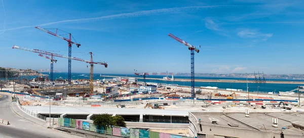 Gran construcción en el puerto de Marsella — Foto de Stock