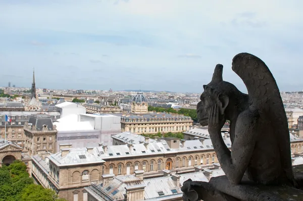 Famosa quimera de Notre Dame de París — Foto de Stock