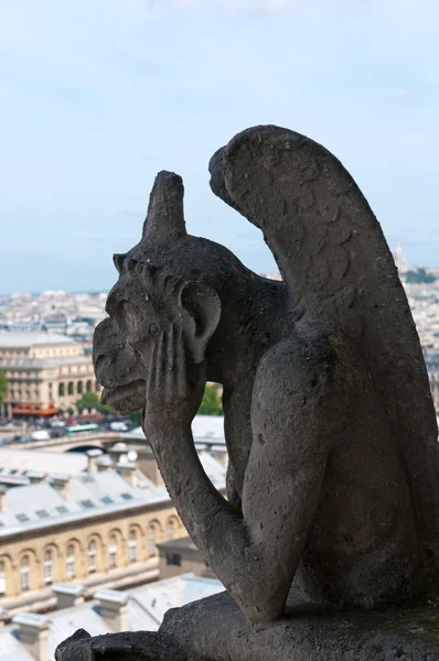 Berühmte chimäre von notre dame von paris — Stockfoto