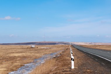 abakan yakınlarındaki Sibirya yolu