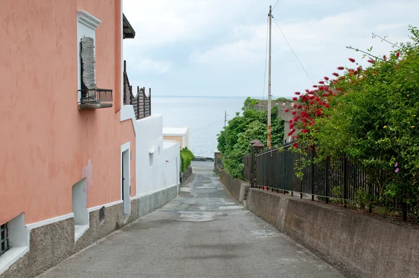 Ulice pohled santa marina di salina — Stock fotografie