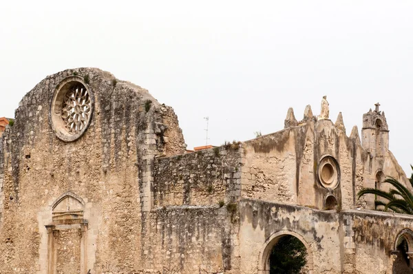 Esterno della chiesa di San Giovanni a Siracusa — Foto Stock