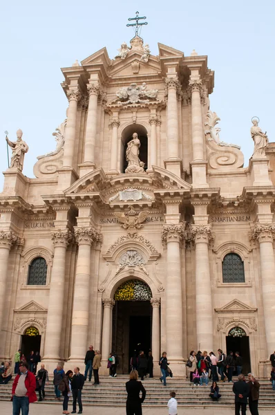 Main cathedral of Siracusa at the Piazza del Duomo — Stock Photo, Image