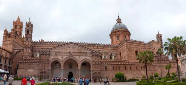 Main cathedral in Palermo - Cattedrale di Vergine Assunta — Stock Photo, Image
