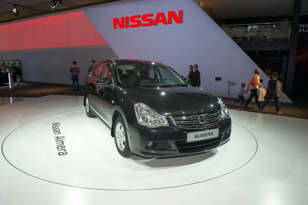 Nissan almera världspremiär — Stockfoto