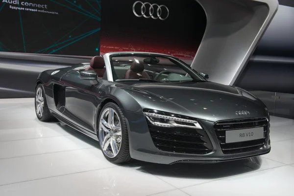 奥迪 r8 spyder 世界首演 — 图库照片