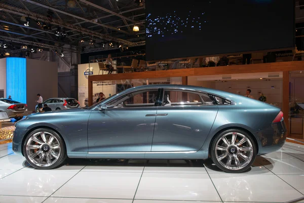 Volvo VOUS concept car — Photo