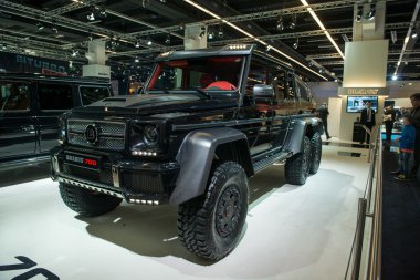 BRABUS B63S-700
