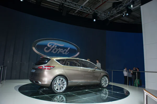 Ford s-max konsepti dünya prömiyeri — Stok fotoğraf