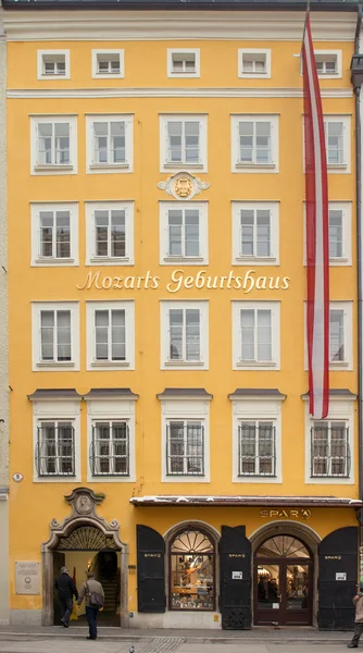 Old house on Getreidegasse street — Stock Photo, Image