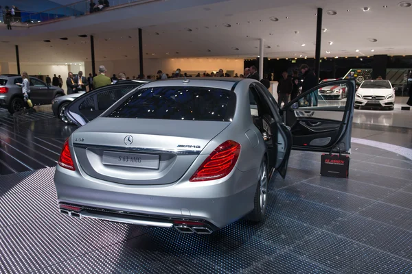 Mercedes s 63 amg nová světová premiéra — Stock fotografie