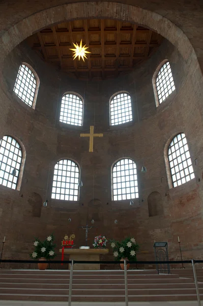 Interior de la Basílica de Constantino — Foto de Stock