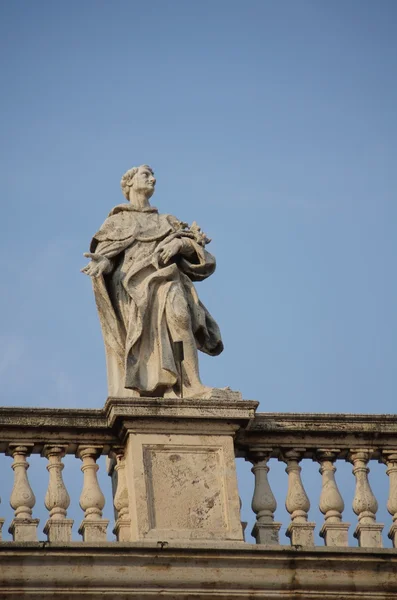 Колоннада Ватикана в Риме — стоковое фото