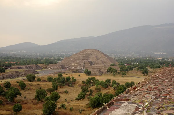 Teotihuacan piramidi — Stok fotoğraf