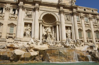 Trevi Çeşmesi
