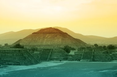 teotihuacan piramitleri