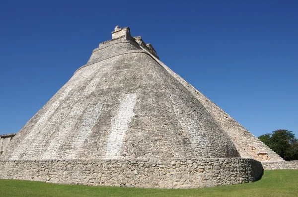 Uxmal şirketinde pyramid — Stok fotoğraf
