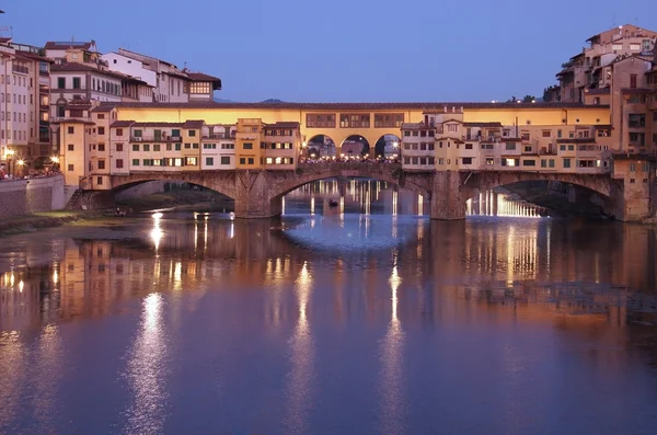 Ponte vecchio hídjától. — Stock Fotó