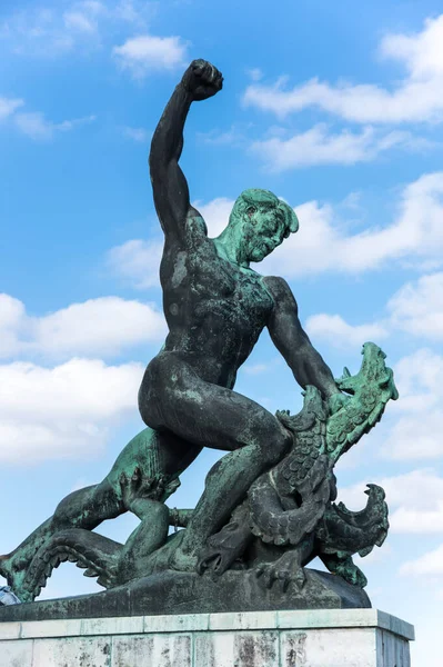 Estatua San Jorge Matando Dragón Colina Gellert Base Del Monumento —  Fotos de Stock