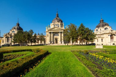Szechenyi İlaç Banyosu Macaristan 'ın Budapeşte kentinde Avrupa' nın en büyük hamam komplekslerinden biridir.