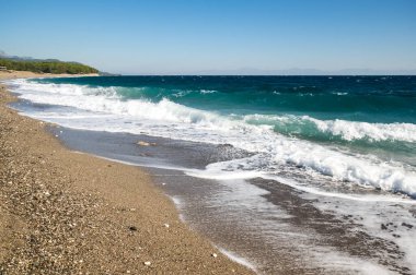 Akdeniz kıyıları Kemer, Antalya ilinin sahil beldesi ve ilçesi Akdeniz kıyısında Türkiye kıyıları