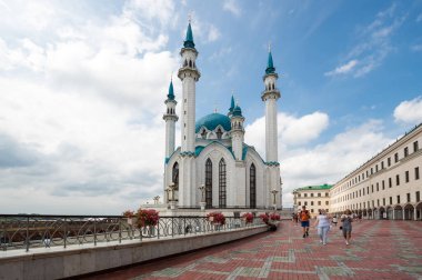 KAZAN, RUSSIA - 18 Temmuz 2018: Kul Şerif Camii - Rusya 'nın en büyük camilerinden biri, Kazan, Tataristan Cumhuriyeti