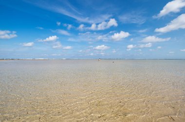 Endonezya 'nın Bali adasındaki Hint Okyanusu kıyısı