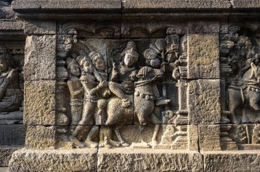 Endonezya 'nın merkez Java kentindeki 9. yüzyıl Mahayana Budist Tapınağı' ndaki Borobudur 'ta bir yardım heykeli. Burası dünyanın en büyük Budist tapınağı..