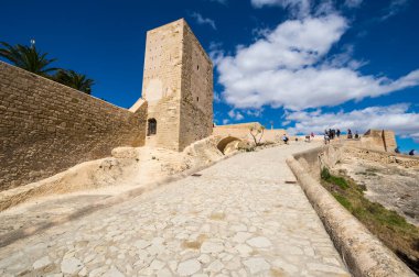Santa Barbara Kalesi, İspanya 'nın Alicante şehrinde bir kaledir.