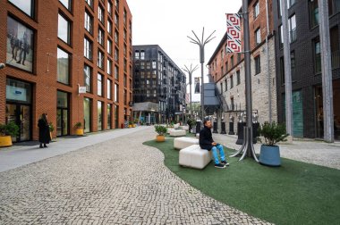 TALLINN, ESTONIA - 25 EPTEMBER, 2019: Tallinn, Estonya 'nın Rotermann bölgesinde modern mimari