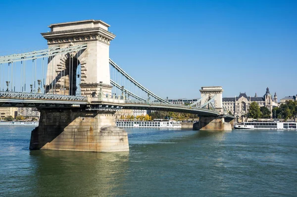 View Chain Bridge Danube River Historical Center Budapest Capital Hungary — Stock Photo, Image