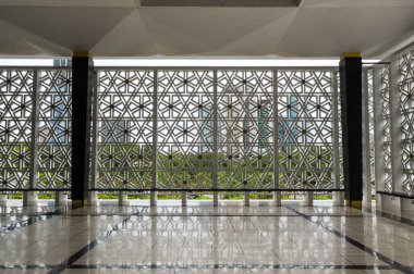 Malezya 'nın başkenti Kuala Lumpur' daki Malezya Ulusal Camii 'nin içi