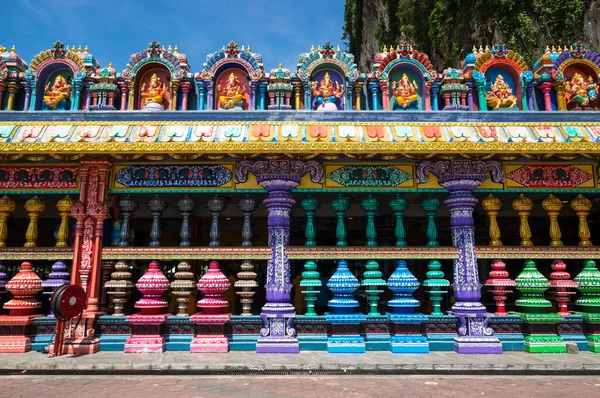 Detail Van Felgekleurde Architectuur Rondom Ingang Van Temple Cave Onderdeel — Stockfoto