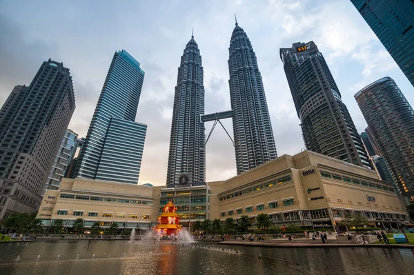 Kuala Lumpur Malaysia Luty 2020 Petronas Towers Znane Również Jako — Zdjęcie stockowe