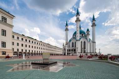 KAZAN, RUSSIA - 15 Temmuz 2018: Rusya 'nın en büyük camilerinden biri olan Kul Şerif Camii, Kazan, Tataristan Cumhuriyeti