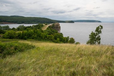 Rusya Samara bölgesindeki Zhiguli dağlarının panoramik manzarası