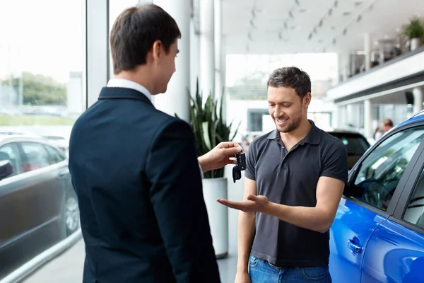 Verkauf von Autos — Stockfoto