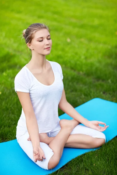 Lotus position — Stock Photo, Image