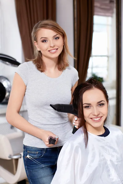 At beauty salon — Stock Photo, Image