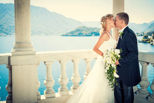 Casal Beijando — Fotografia de Stock