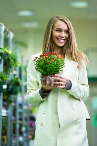 Glad kvinna — Stockfoto