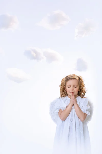 Praying angel — Stock Photo, Image