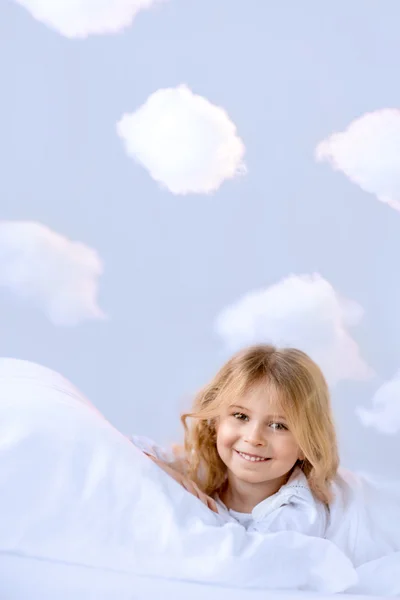 Smiling girl — Stock Photo, Image