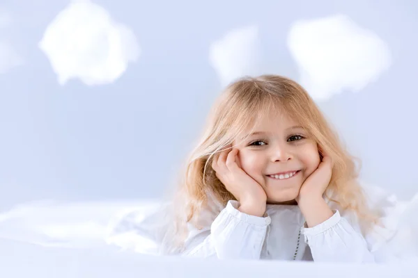 Menina sorridente — Fotografia de Stock