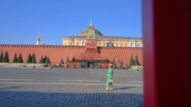 Attractive Tourist Walking Red Square Morning — Stock Video