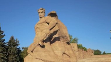 Mamayev Kurgan 'daki anıt kompleksi